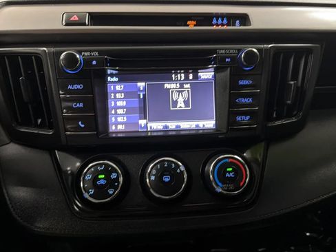 Used 2017 Toyota RAV4 LE FWD image 14