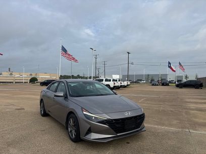 Used 2023 Hyundai Elantra SEL w/ Convenience Package