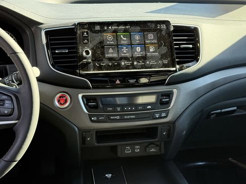 Certified 2025 Honda Ridgeline RTL image 23