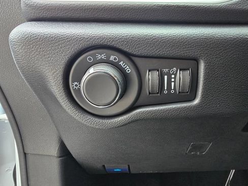 New 2027 Chrysler Pacifica LX FWD image 11