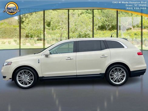 Used 2016 Lincoln MKT AWD w/ Equipment Group 201A image 25
