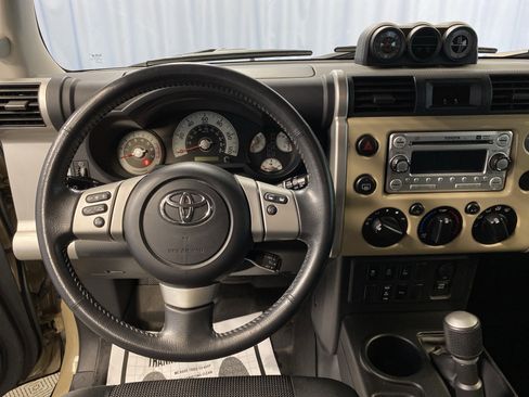 Used 2013 Toyota FJ Cruiser 4WD image 28