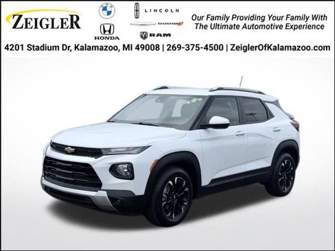 Used 2022 Chevrolet TrailBlazer LT w/ Convenience Package FWD image 1