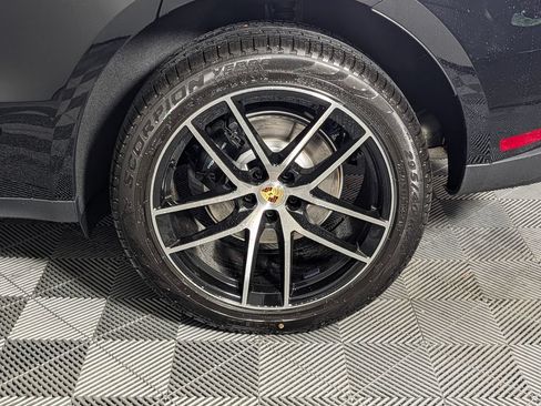 New 2026 Porsche Macan AWD/4WD image 12