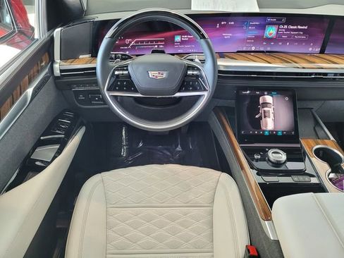 Certified 2025 Cadillac Escalade Sport Platinum w/ LPO, Floor Liner Package AWD/4WD image 16