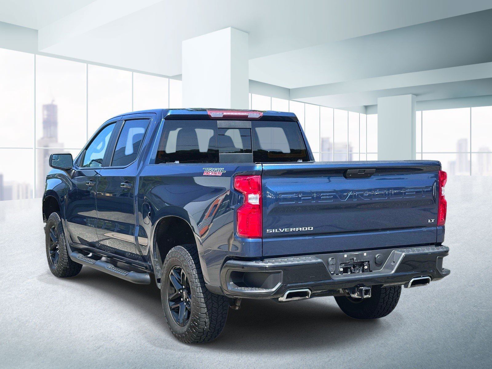 Used 2021 Chevrolet Silverado 1500 LT Trail Boss w/ Convenience Package II AWD/4WD image 3