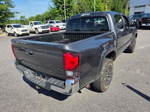 Used 2020 Toyota Tacoma SR5 AWD/4WD image 6