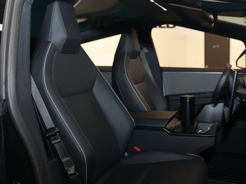 Used 2024 Tesla Cybertruck AWD Crew Cab image 17