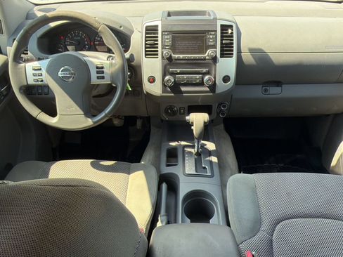 Used 2015 Nissan Frontier SV AWD/4WD image 24