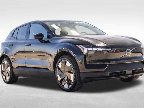 New 2025 Volvo EX30 Plus w/ Protection Package Premier image 3