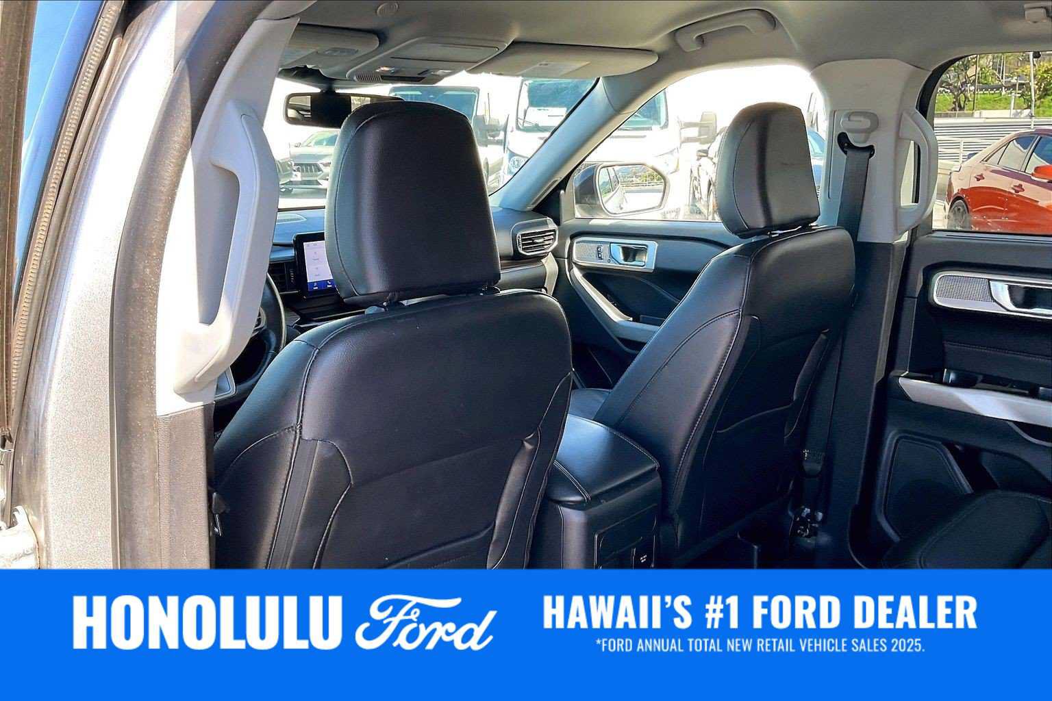 Used 2022 Ford Explorer Limited w/ Equipment Group 301A RWD image 12