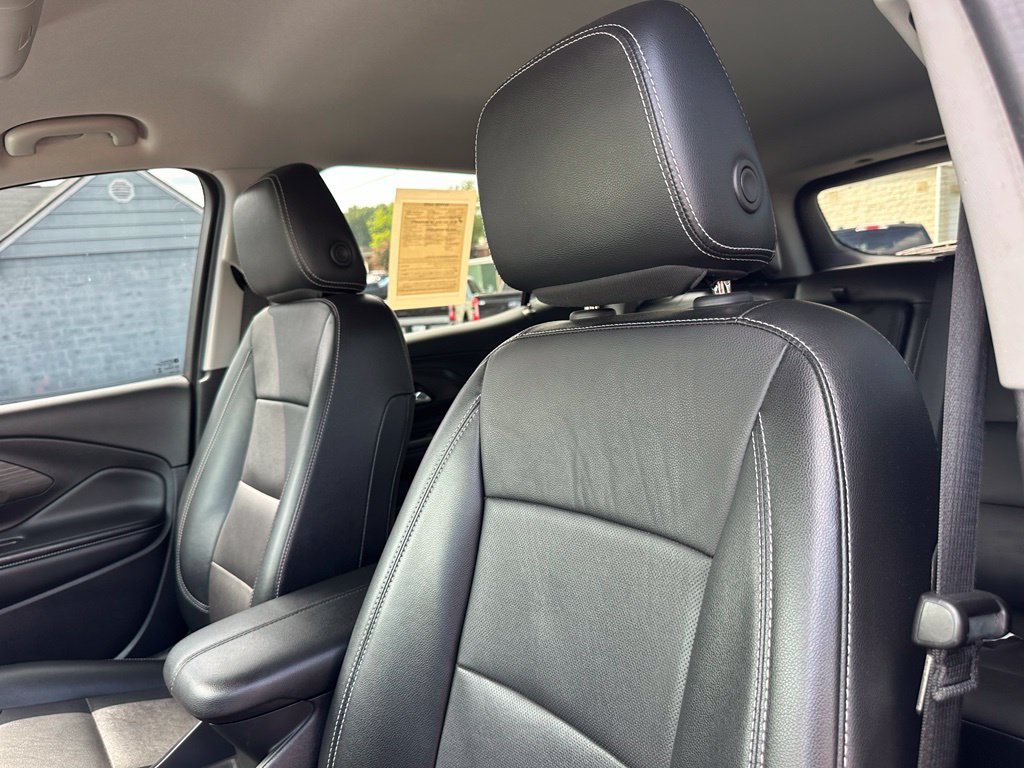 Used 2024 GMC Terrain SLT FWD image 13