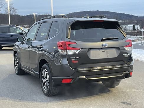 Certified 2023 Subaru Forester Premium image 6