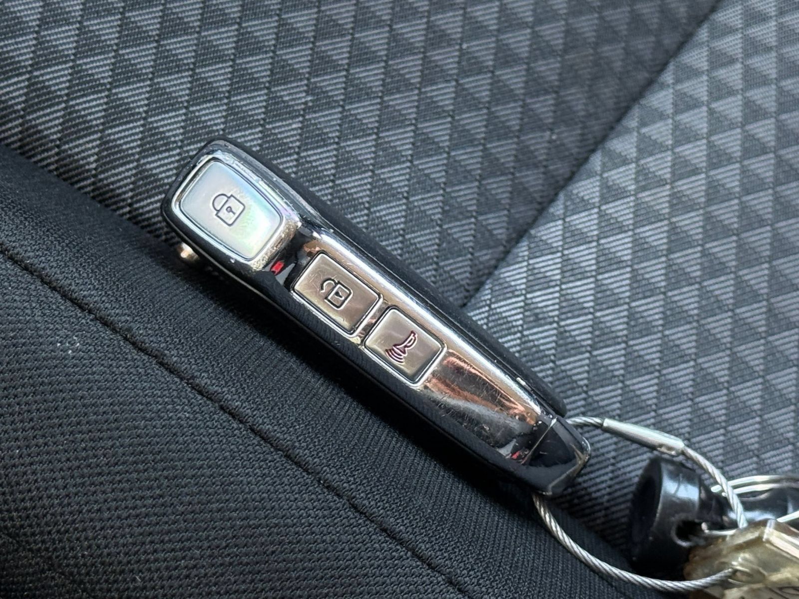 Used 2025 Kia Soul LX w/ LX Technology Package FWD image 20
