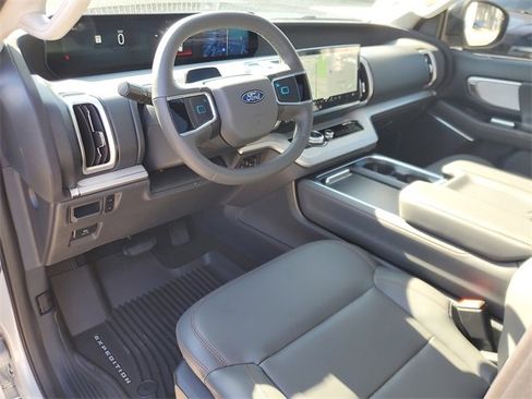 New 2025 Ford Expedition Active image 20