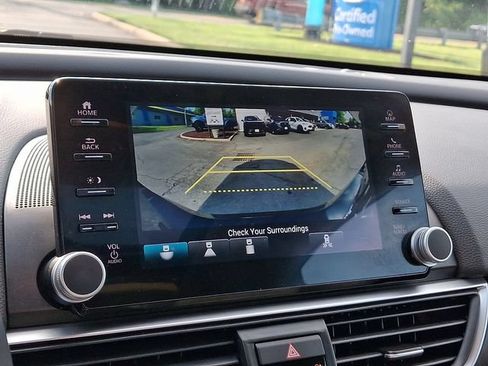 Used 2022 Honda Accord Touring image 19
