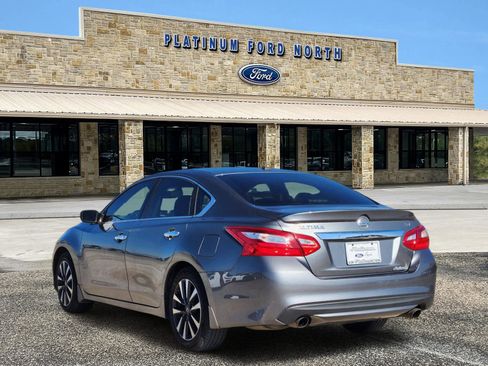 Used 2016 Nissan Altima 2.5 SV image 4