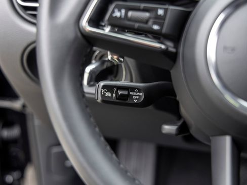 Certified 2026 Porsche Macan AWD/4WD image 37