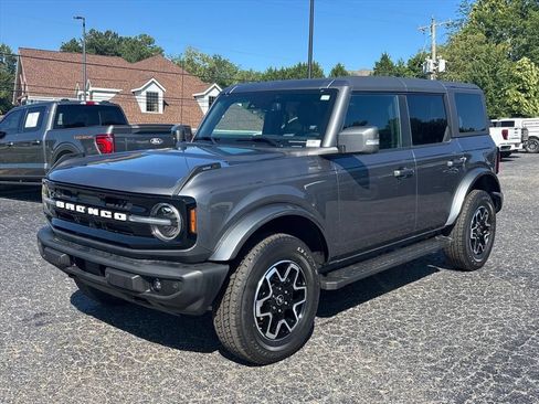 Used 2023 Ford Bronco Outer Banks AWD/4WD image 3
