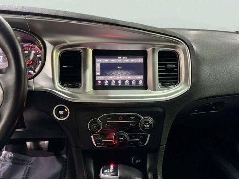 Used 2020 Dodge Charger SXT w/ Leather Interior Group RWD image 19
