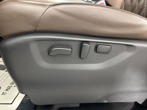 Used 2024 Nissan Armada Platinum w/ Captain's Chairs Package RWD image 32