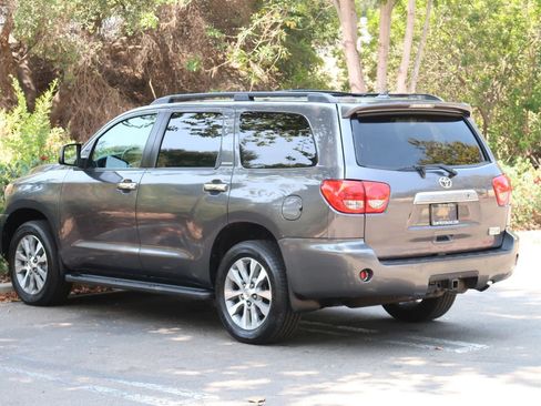 Used 2017 Toyota Sequoia Limited w/ Safety & Convenience Package AWD/4WD image 7