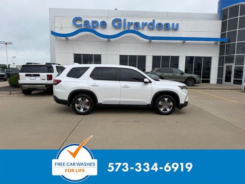 Certified 2025 Honda Pilot EX-L image 1