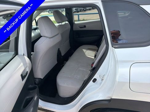 Used 2022 Toyota Corolla Cross LE image 3