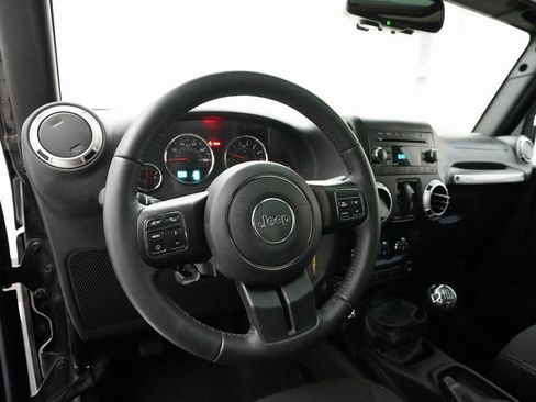 Used 2017 Jeep Wrangler Sahara w/ Connectivity Group image 4