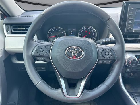 Used 2022 Toyota RAV4 XLE Premium FWD image 15
