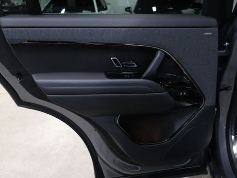 Used 2025 Land Rover Range Rover Sport SE AWD/4WD image 14