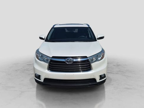 Used 2016 Toyota Highlander XLE AWD/4WD image 3