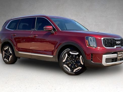 Certified 2024 Kia Telluride EX w/ EX Captain's Chair Package FWD image 19
