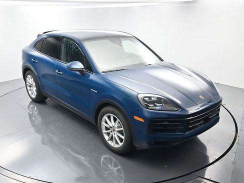 Used 2025 Porsche Cayenne E-Hybrid Coupe image 45