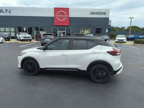 Certified 2023 Nissan Kicks SR w/ SR Premium Package FWD image 10
