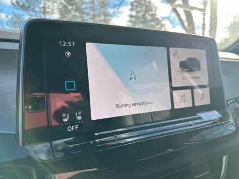 New 2026 Volkswagen Atlas Cross Sport SE image 9