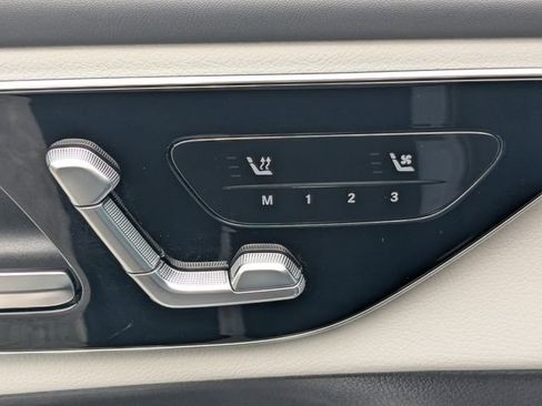 Used 2025 Mercedes-Benz GLC 300 4MATIC image 20