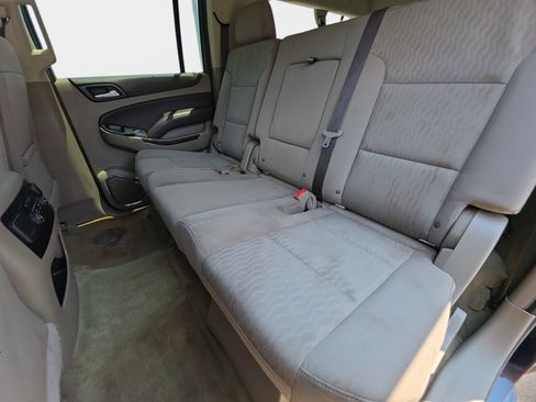 Used 2017 Chevrolet Suburban LS RWD image 15