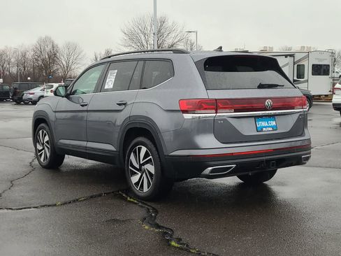 Used 2024 Volkswagen Atlas SE image 12