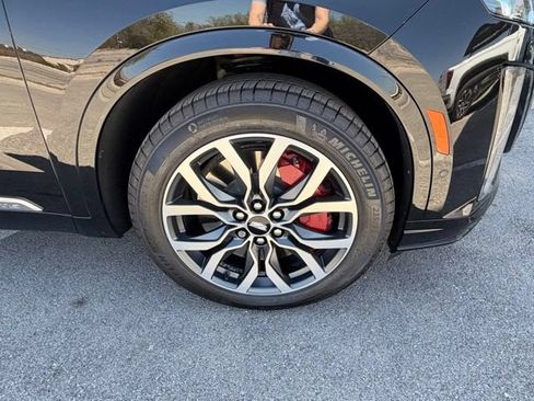Used 2022 Cadillac XT6 Sport w/ Platinum Package AWD/4WD image 4