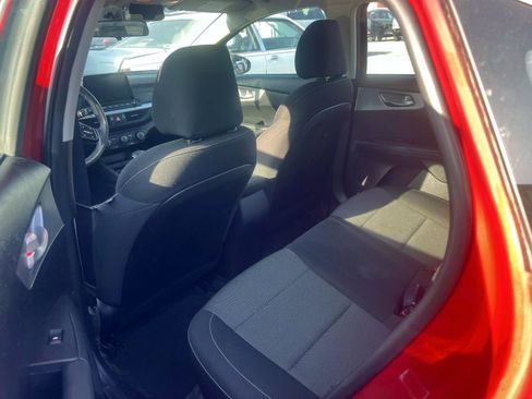 Certified 2022 Kia Forte LXS w/ LXS Technology Package FWD image 6