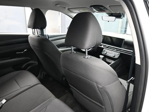 Used 2025 Hyundai Tucson SE image 42