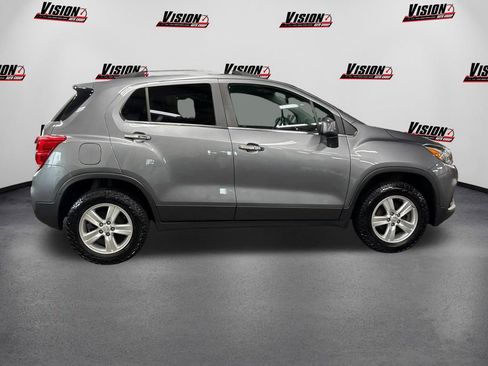 Used 2020 Chevrolet Trax LT w/ LT Convenience Package image 4