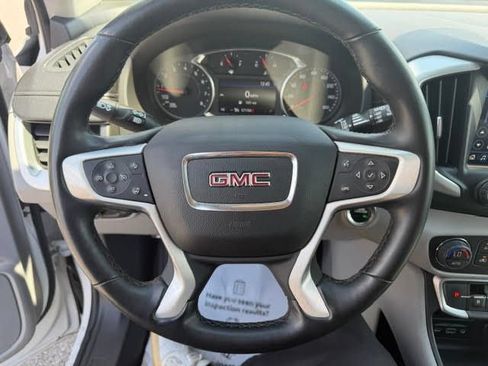 Used 2024 GMC Terrain SLT AWD/4WD image 17
