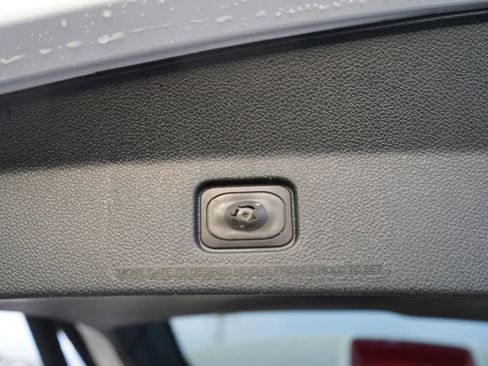 Used 2018 Ford Explorer XLT w/ Equipment Group 201A image 29