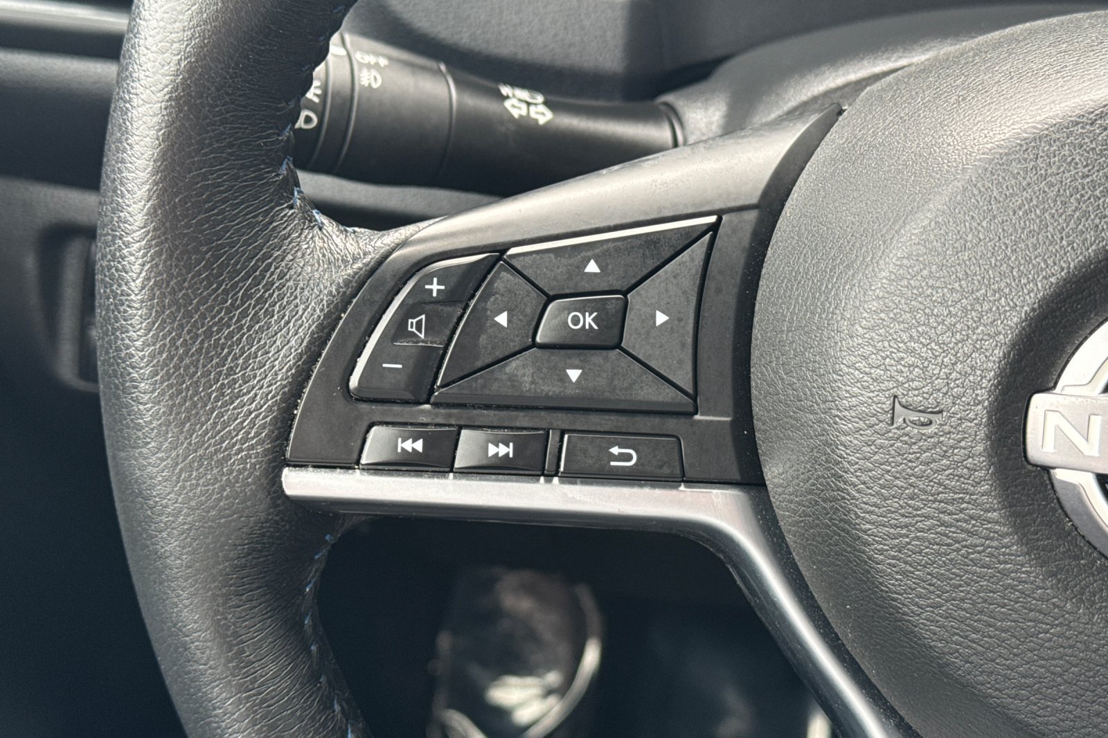 Certified 2025 Nissan Leaf SV Plus FWD image 38