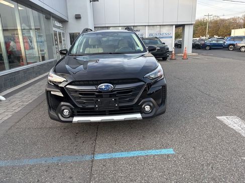 Used 2025 Subaru Outback Limited image 3