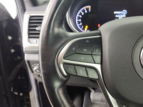 Used 2022 Jeep Grand Cherokee Laredo X image 18