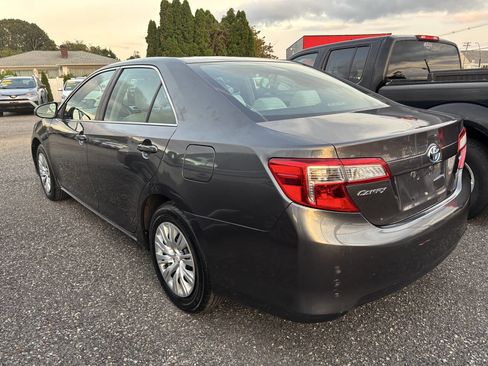 Used 2013 Toyota Camry LE image 7