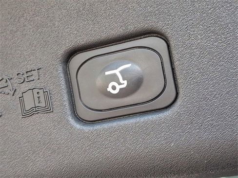 Used 2024 Lincoln Nautilus Reserve w/ Equipment Group 202A image 28